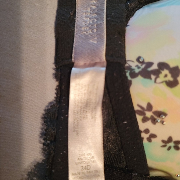 Bras - Picture 8 of 8